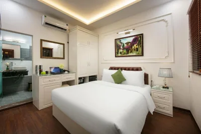 Superior Queen Room — TrangTrang Luxury Hotel